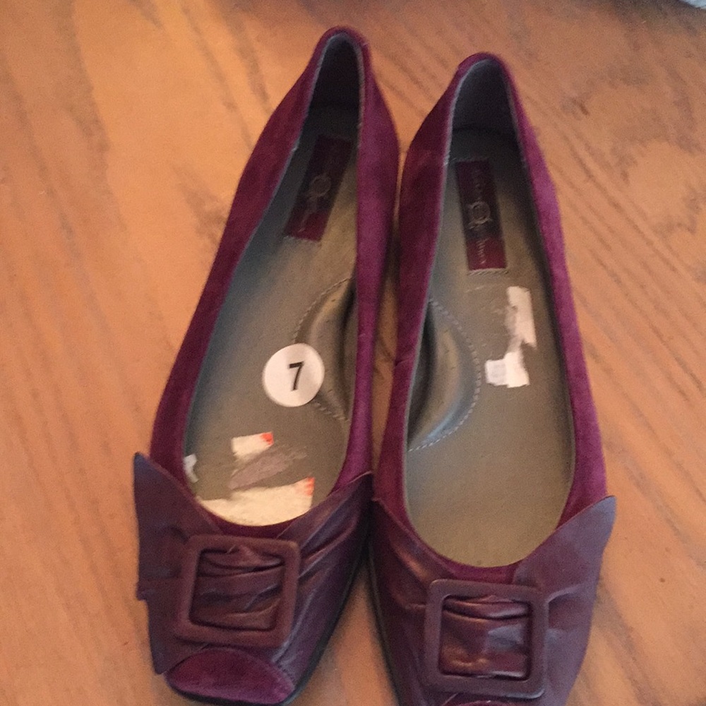 ‼️Free Shipping‼️Born Plum leather flats